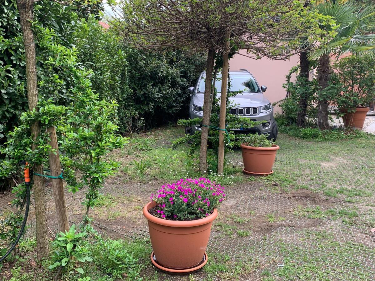 Casabella-Lago Maggiore Lesa Eksteriør bilde